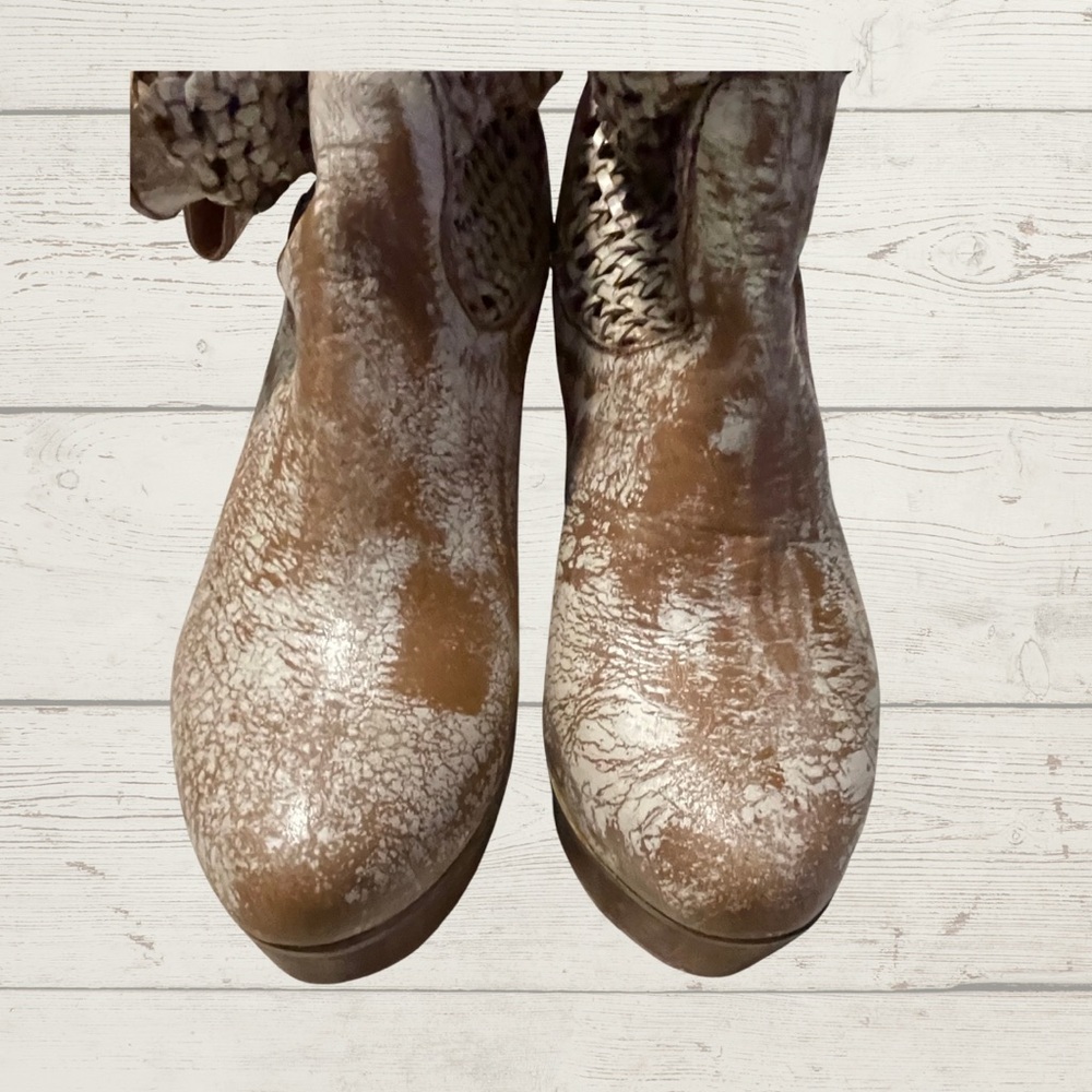 Bedstu Brown/ White Cobbler Series Slouchy Distressed Wedge Ankle Boots Leather - Picture 3 of 13